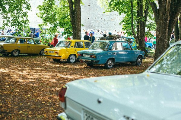 Why Black Hills Gold Earrings Are the Perfect Blend of Tradition and Elegance